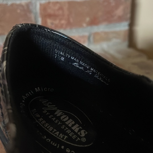 Easy Works by Easy Street Mary Jane Clogs - Picture 9 of 9